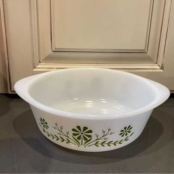 Vintage Glasbake Green Daisy Casserole Dish wLid, Milk Glass - Picture 3 of 4